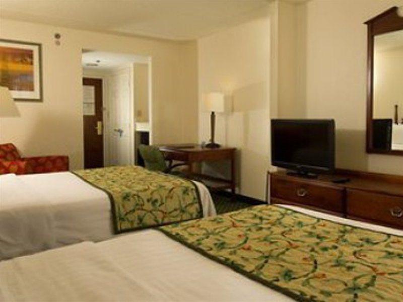 Fairfield Inn And Suites Atlanta Airport South/Sullivan Road Room photo