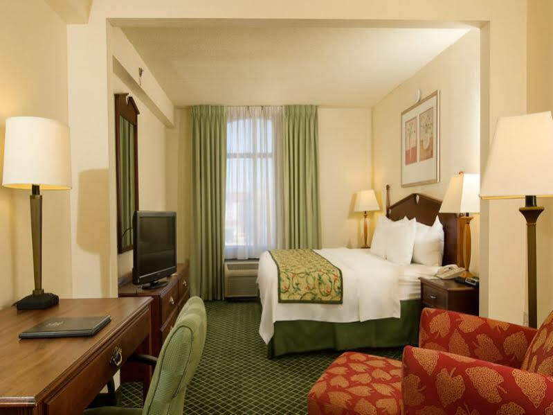 Fairfield Inn And Suites Atlanta Airport South/Sullivan Road College Park Exterior photo
